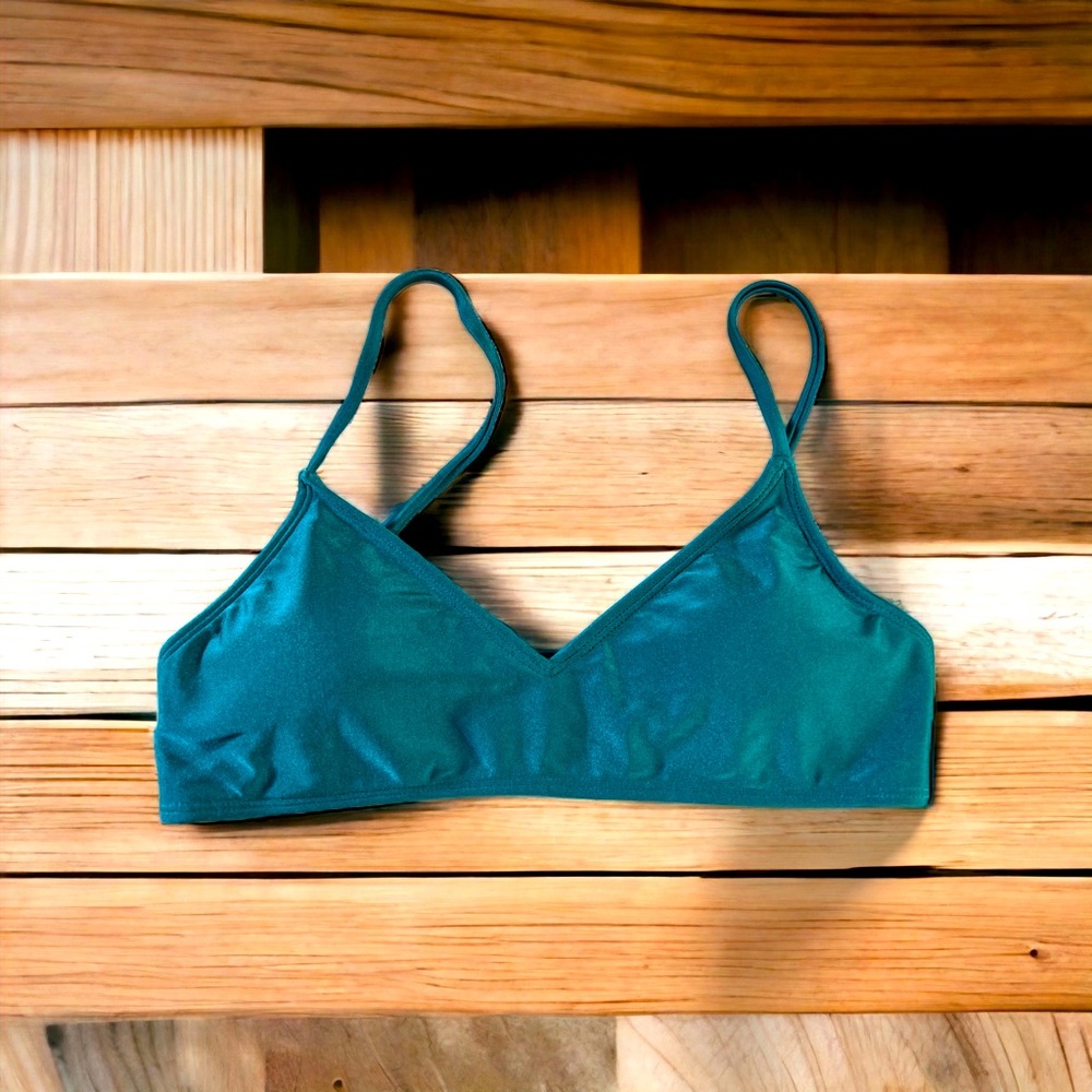 NWOT Shimmer Emerald Bikini Top